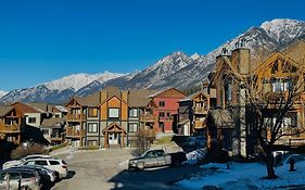 Hot Spring Mountain Getaway